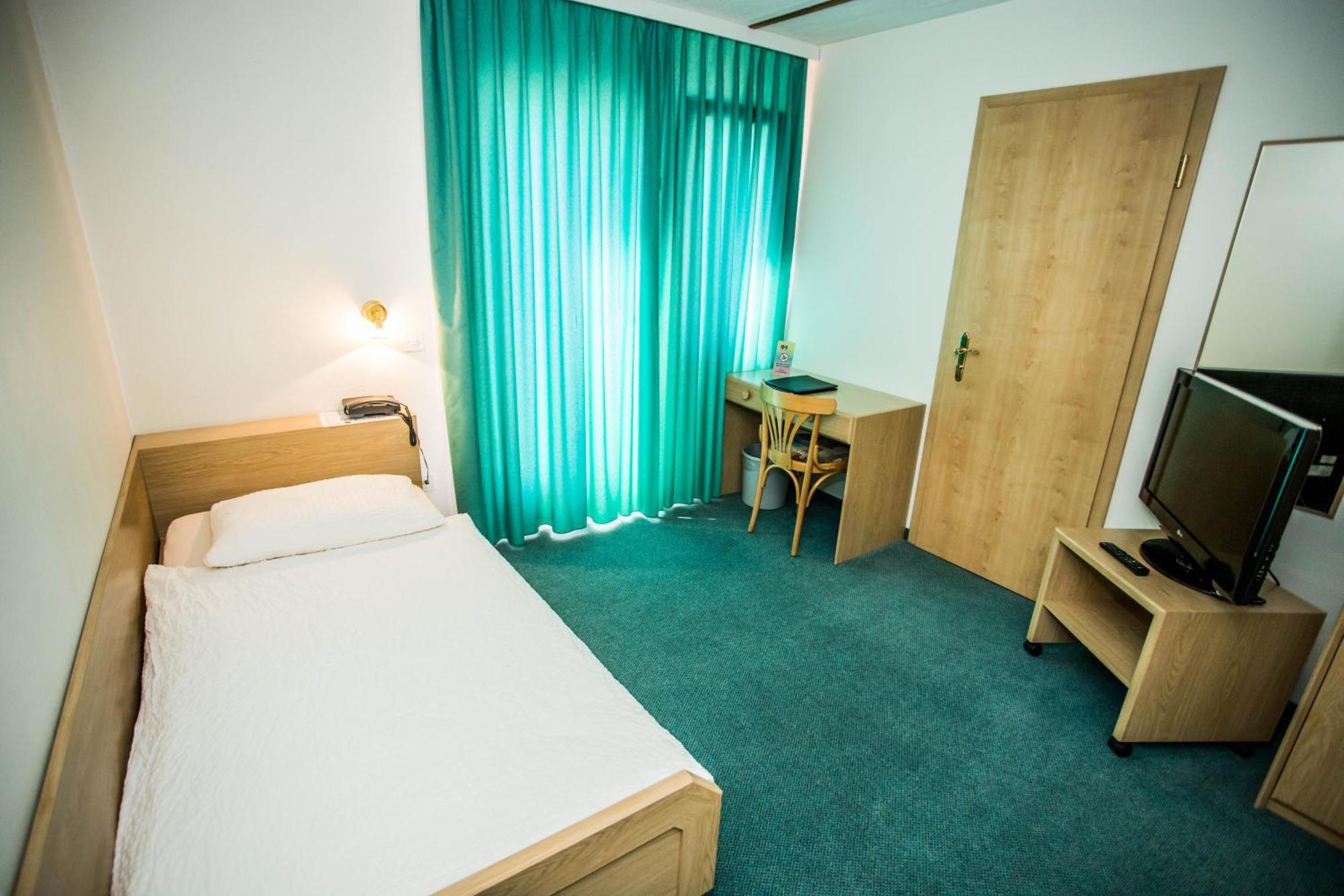 Hotel Olympica Brig Habitación foto