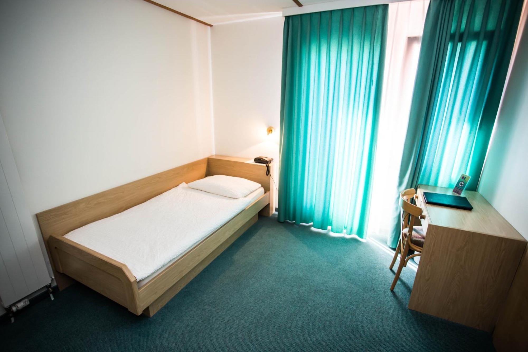 Hotel Olympica Brig Habitación foto